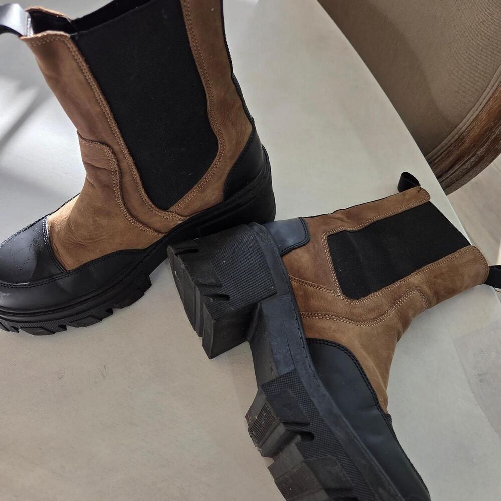Steve-madden Women's Brown and Tan Boots